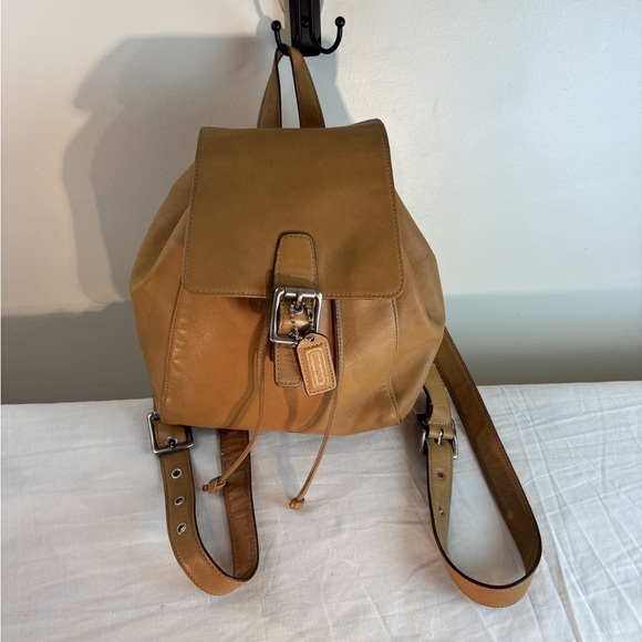 COACH Vintage Light Tan Leather Legacy Drawstring Backpack Bag - Picture 4 of 12